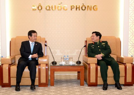 Bộ trưởng Bộ Quốc phòng Ngô Xuân Lịch tiếp Thứ trưởng Bộ Quốc phòng Hàn Quốc - ảnh 1