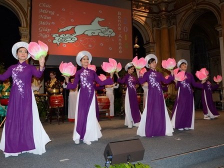 ฉลองเทศกาลตรุษเต็ตที่ ศาลาว่าการกรุงปารีส - ảnh 2