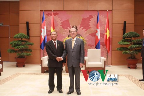 Vietnamese National Assembly Chairman meets President of the Cambodian National Assembly - ảnh 1