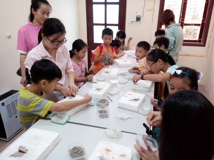 กิจกรรมค้นคว้าธรรมชาติในพิพิธภัณฑ์ธรรมชาติวิทยาเวียดนาม - ảnh 2