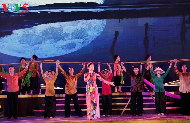 Gala night remembers President Ho Chi Minh’s homecoming visit 60 years ago - ảnh 3