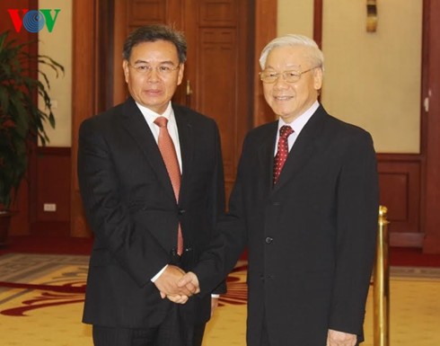 KPV-Generalsekretär Nguyen Phu Trong empfängt hochrangige Delegation aus Laos - ảnh 1