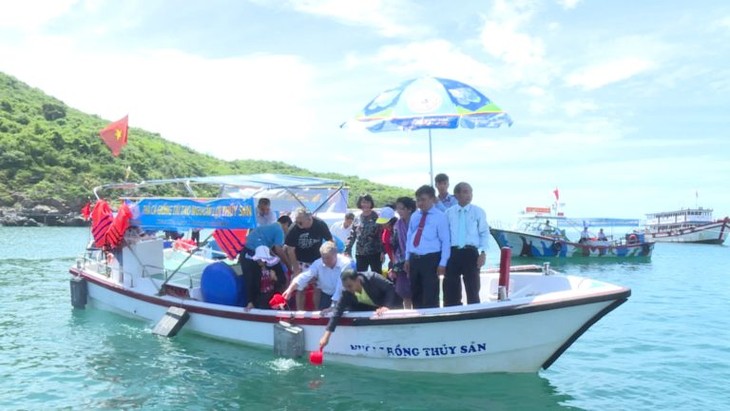 ການເຄື່ອນໄຫວສັງຄົມ,ປົກປັກຮັກສາສິ່ງແວດລ້ອມຕ່າງໆຢູ່ Festival ທະເລຍາຈາງ - ແຄ໋ງຮ່ວາ 2017 - ảnh 1