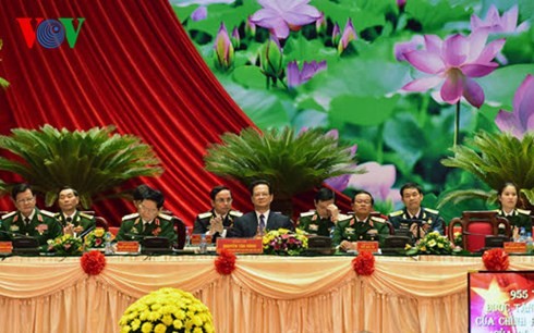 สร้างสรรค์กองทัพที่เข้มแข็งยืนหยัดปกป้องเอกราช อธิปไตยและบูรณภาพแห่งดินแดน - ảnh 1