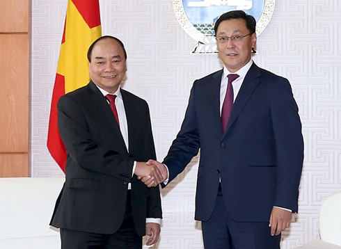 นายกรัฐมนตรี เหงียนซวนฟุก เสร็จสิ้นการเยือนมองโกเลียและเข้าร่วมการประชุมอาเซมครั้งที่ 11 - ảnh 1