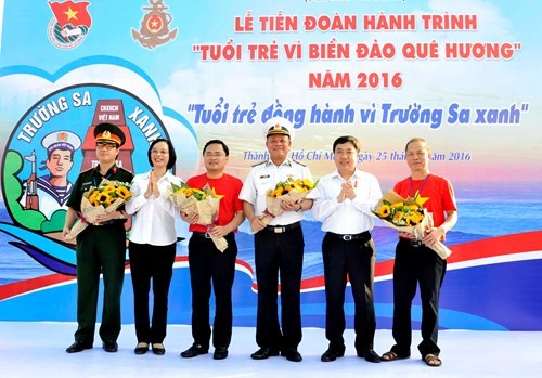 Activities respond to 2016 Youth journey for the homeland’s seas and islands - ảnh 1