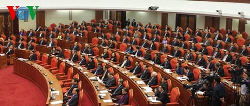 В Ханое завершился 12-й пленум ЦК Компартии Вьетнама 11-го созыва - ảnh 2