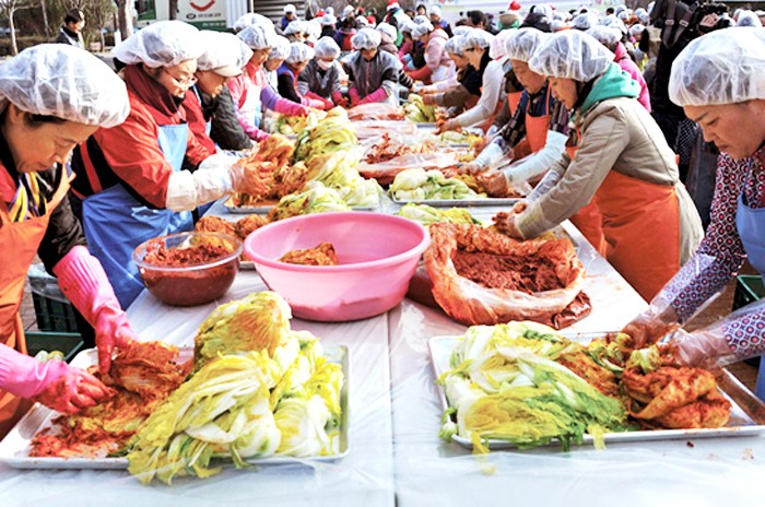 Kimjang culture of making and sharing Kimchi - ảnh 1