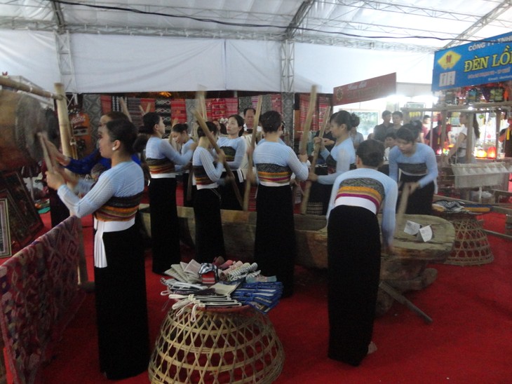Vietnam Traditional Craft Village Tourism Festival 2016 at Thang Long Imperial Citadel - ảnh 9