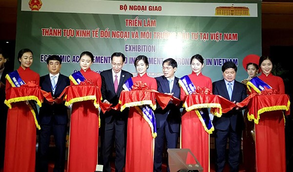 Exposition sur les réalisations en matière d’économie extérieure - ảnh 1