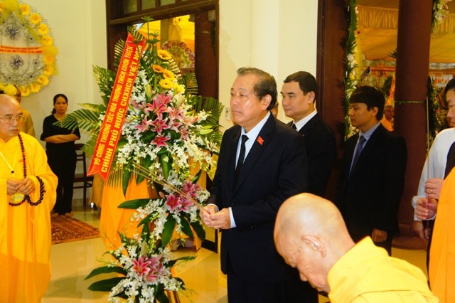 Trương Hòa Bình rend hommage au bonze supérieur Thích Chơn Thiện - ảnh 1