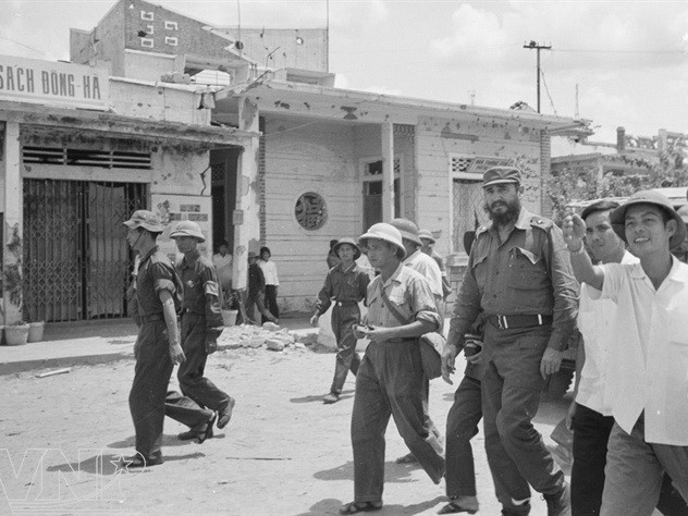 Fidel Castro aux côtés des Vietnamiens pendant la guerre - ảnh 7