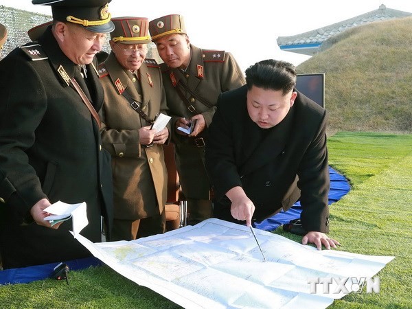 ថ្នាក់ដឹកនាំ Kim Jong Un បញ្ជាណែនាំធ្វើសមយុទ្ធធំ - ảnh 1