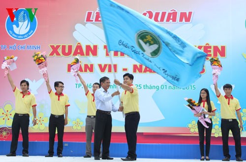ទីក្រុង ហូជីមិញចាប់ផ្តើម យុទ្ធនាការនិទាឃៈរដូវស្ម័គ្រចិត្ត ឆ្នាំ២០១៥ - ảnh 1