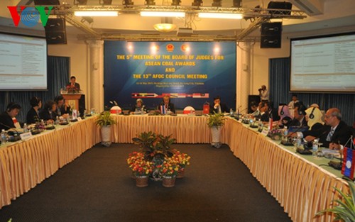 វេទិការធ្យូងថ្មអាស៊ាន (AFOC13) បានប្រារព្ធឡើងនៅវៀតណាម - ảnh 1
