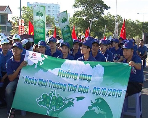 សកម្មភាពជួយជ្រោមជ្រែងទិវាបរិស្ថានពិភពលោកនៅវៀតណាម - ảnh 1