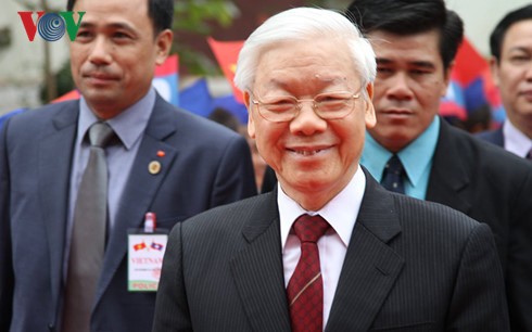 អគ្គលេខាបក្ស លោក Nguyen Phu Trong បញ្ចប់ប្រកបដោយជោគជ័យដំណើរទស្សនកិច្ចជាផ្លូវការនៅឡាវ - ảnh 1