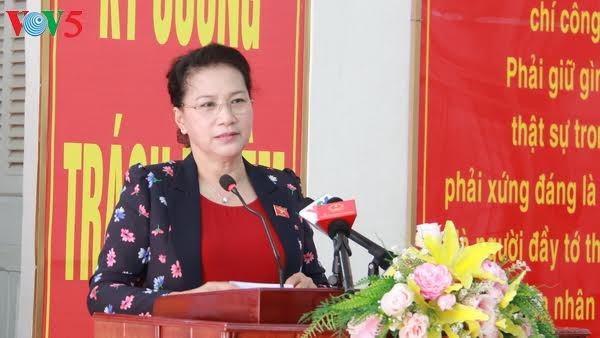 ប្រធានរដ្ឋសភា លោកស្រី Nguyen Thi Kim Ngan អញ្ជើញបំពេញទស្សនកិច្ចការងារនៅទីក្រុង Can Tho - ảnh 1
