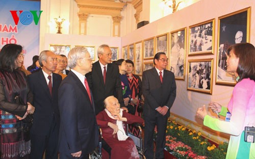 Tổng Bí thư dự Lễ khánh thành Tượng đài Chủ tịch Hồ Chí Minh tại Thành phố Hồ Chí Minh - ảnh 2