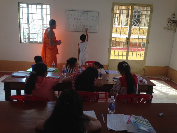 Класс кхмерского языка в центре города Кантхо - ảnh 2
