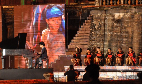 Ouverture du Festival de Hue 2012 : une soirée culturelle splendide - ảnh 10