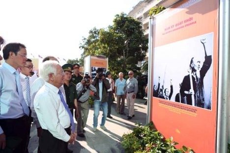 75. Jahrestag des Nam-Ky-Aufstands in Ho Chi Minh Stadt gefeiert - ảnh 1