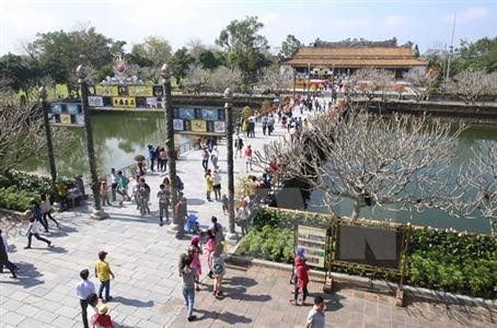 Mở bán hàng ngàn tour mùa hè giá rẻ cho du khách - ảnh 1