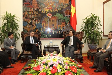 Vizepremierminister Hoang Trung Hai empfängt US-Vizehandelsminister Francisco - ảnh 1