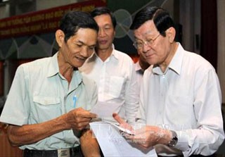 Staatspräsident trifft Wähler in Ho Chi Minh Stadt - ảnh 1