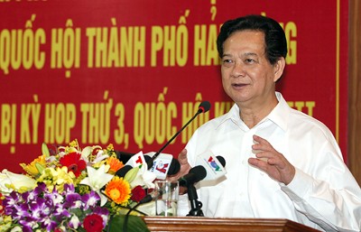 Premierminister trifft Wähler in der Hafenstadt Haiphong - ảnh 1