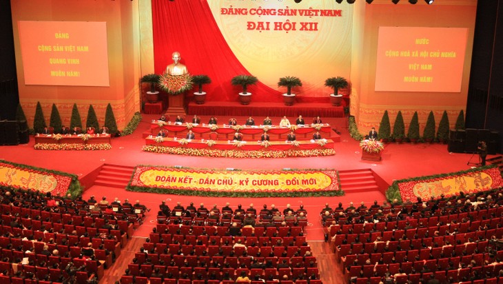 บรรดาผู้เชี่ยวชาญชื่นชมเป้าหมายการพัฒนาเศรษฐกิจสังคมระยะ 5 ปีที่ระบุในเอกสารของการปช.สมัชชาใหญ่พรรค - ảnh 1