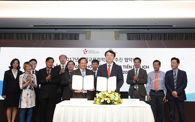 Vietnam, Korea boost tourism cooperation - ảnh 1