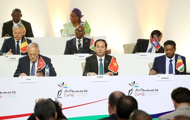 President Tran Dai Quang meets world leaders at Francophone Summit - ảnh 1