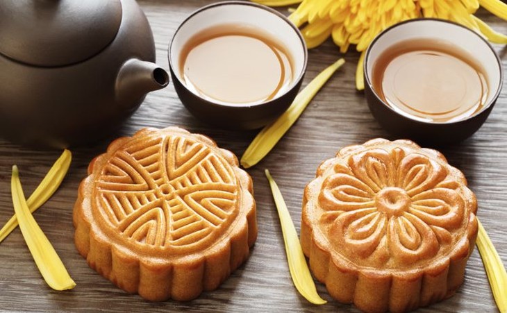 Banh Nuong – Traditional Vietnamese Baked Moon cake - ảnh 1