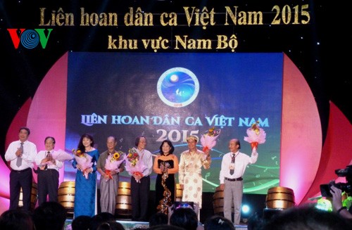 Abschluss des Festivals der vietnamesischen Volkslieder - ảnh 1