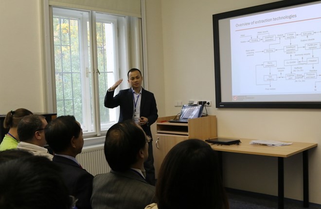 Wissenschaftliches Seminar für vietnamesische Studenten in Tschechien - ảnh 1