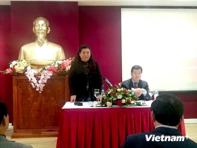 Phó Chủ tịch Quốc hội Tòng Thị Phóng gặp gỡ cộng đồng người Việt tại Pháp - ảnh 1