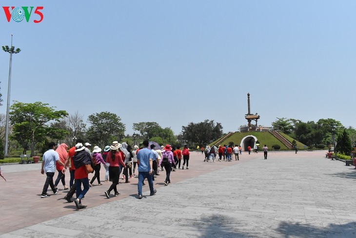 Besuche an den historischen Orten in Truong Son - ảnh 14