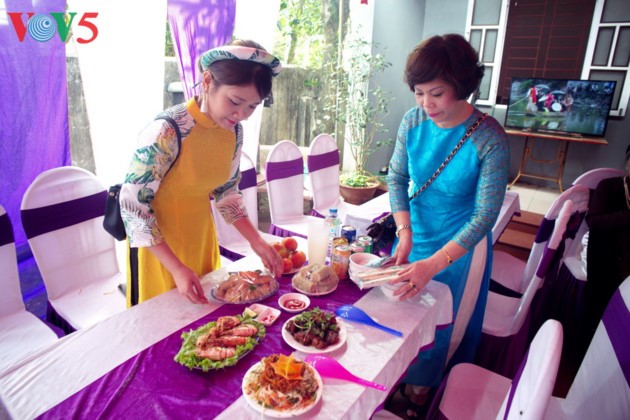 ເຂົ້າຮ່ວມງານບຸນບ້ານນົມຍາມຕົ້ນລະດູບານໃໝ່ - ảnh 15