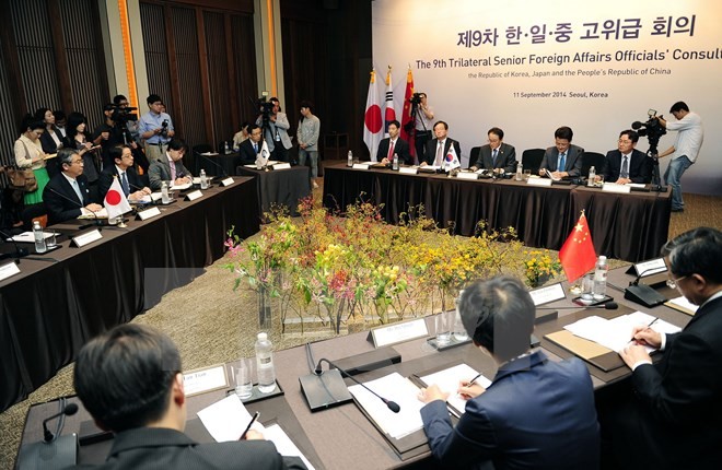 日中韓外相、来月協議へ 首脳会談の環境整備 - ảnh 1