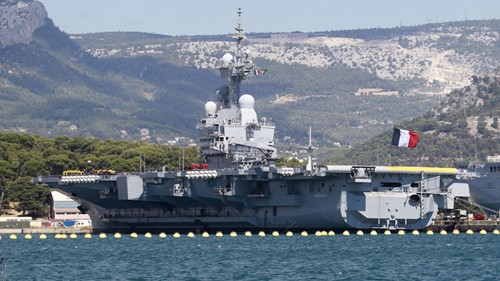 フランス軍空母、対IS作戦合流でペルシャ湾へ - ảnh 1