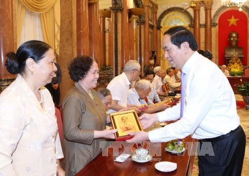 クァン国家主席、ホー主席の側近らと会見 - ảnh 1