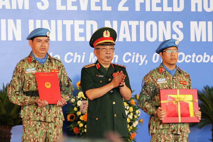 南スーダンへ野戦病院の幹部・兵士の出陣式 - ảnh 1