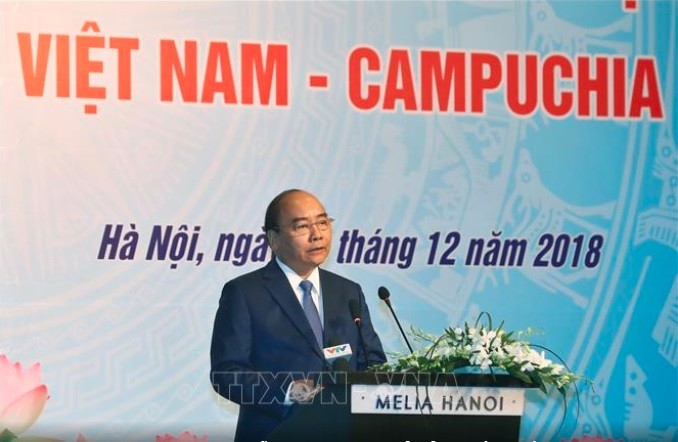 フック首相、ベトナム・カンボジアのビジネスフォーラムに臨む - ảnh 1