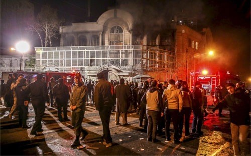 Ketegangan antara Arab Saudi dan Iran menaikkan harga minyak tanah dan emas - ảnh 1