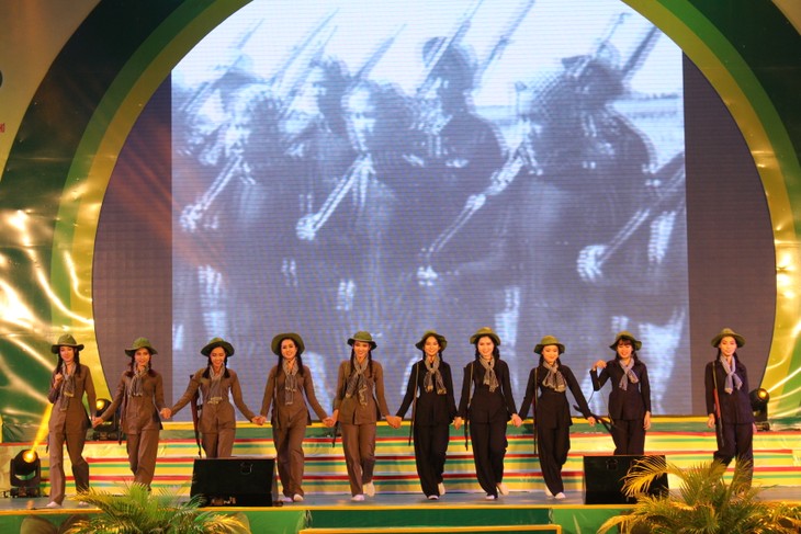 Rực rỡ sắc màu Lễ hội bánh dân gian Nam Bộ năm 2019 - ảnh 11