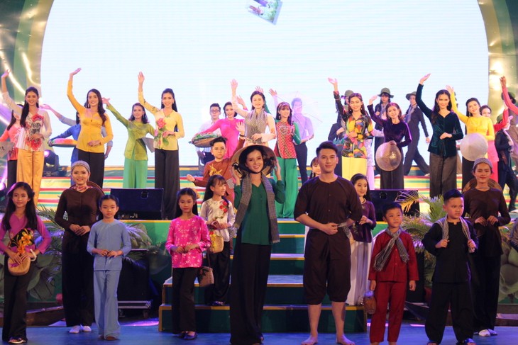 Rực rỡ sắc màu Lễ hội bánh dân gian Nam Bộ năm 2019 - ảnh 10