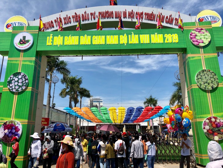 Rực rỡ sắc màu Lễ hội bánh dân gian Nam Bộ năm 2019 - ảnh 1