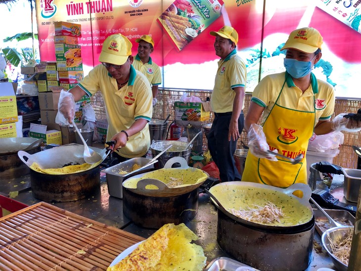 Rực rỡ sắc màu Lễ hội bánh dân gian Nam Bộ năm 2019 - ảnh 4