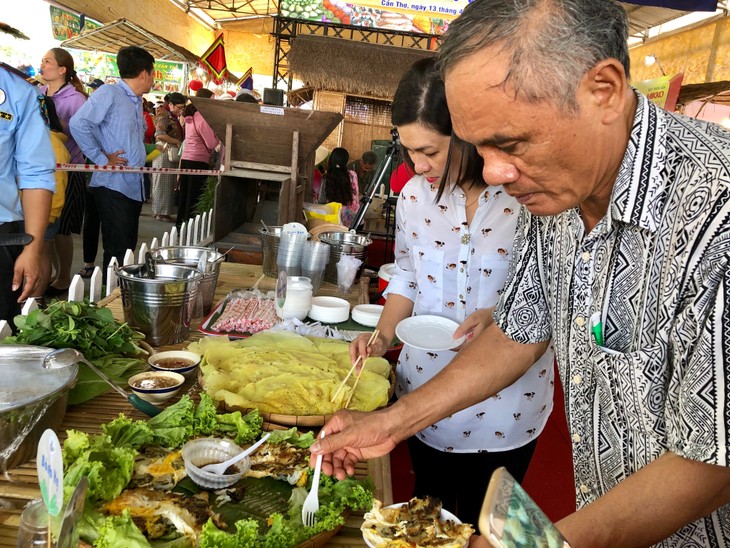 Rực rỡ sắc màu Lễ hội bánh dân gian Nam Bộ năm 2019 - ảnh 21
